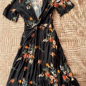 Amour Vert Black Floral Midi Dress